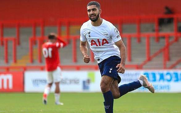 方面表现平 方面表现平