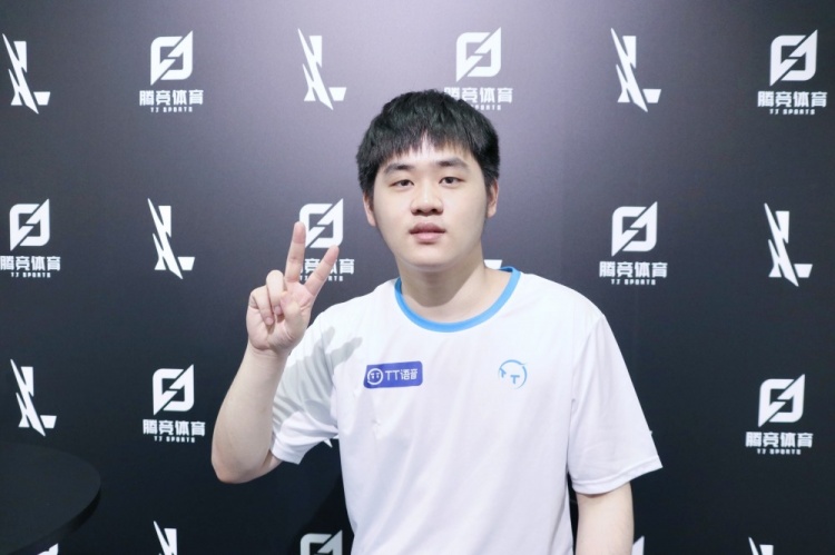 并支持他们 并支持他们