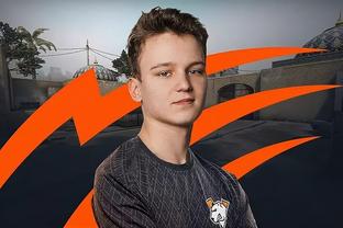 北京冰球小将王浩西将参加今年NHL选秀 有望在首轮被选中