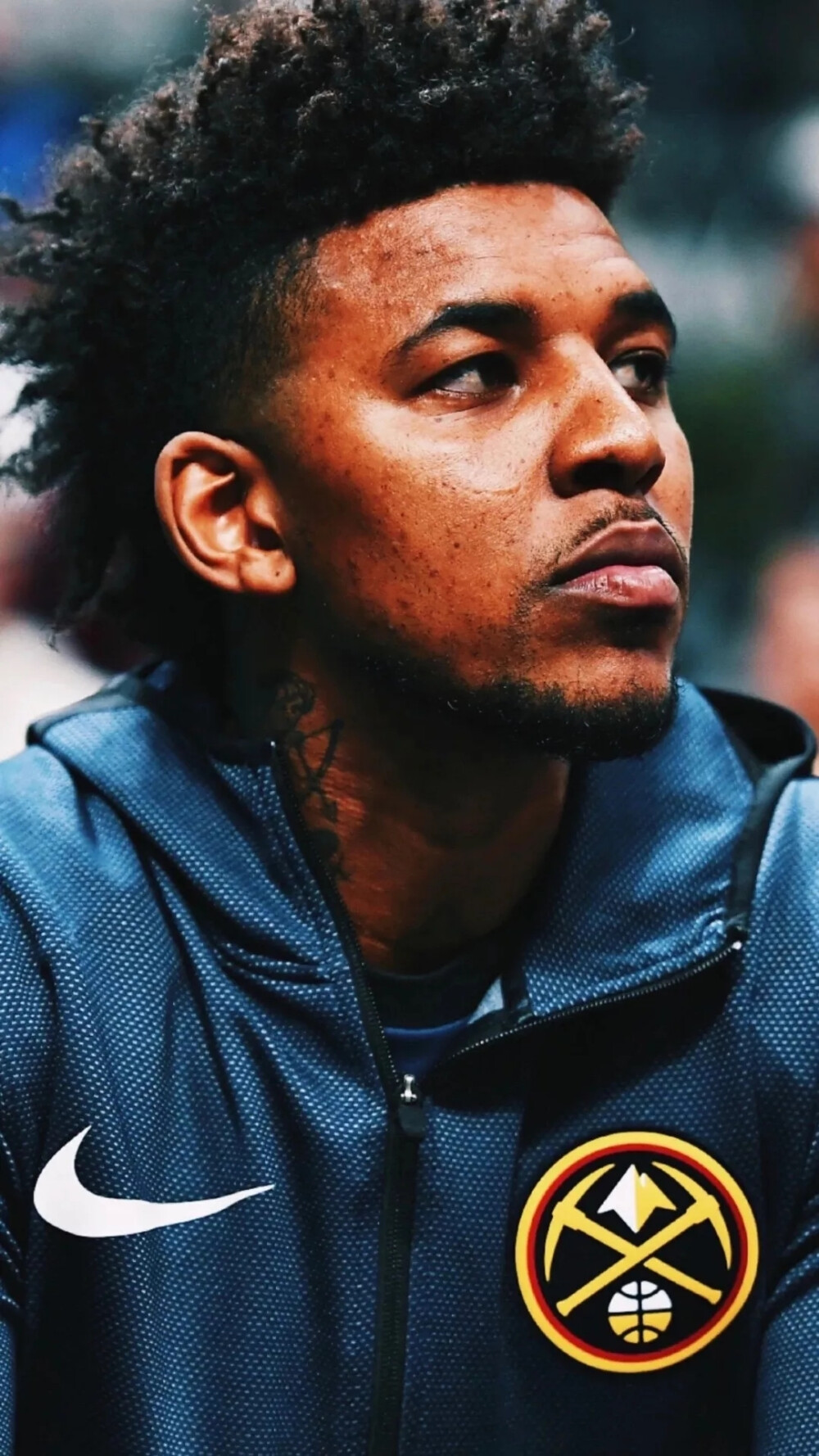 em